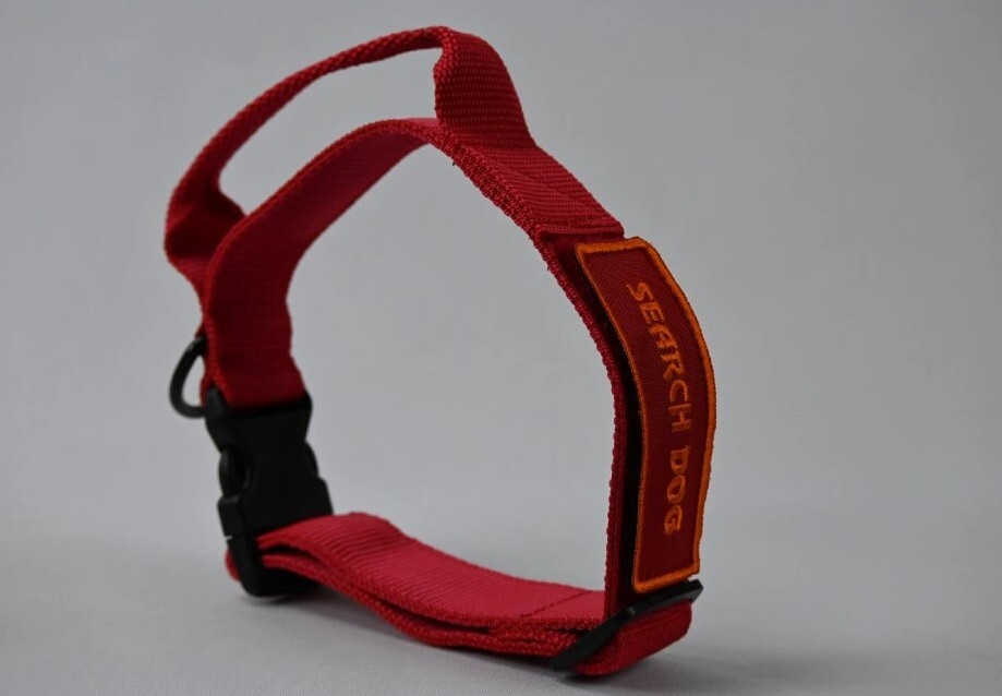 Obojok PATROL RED, 45-60cm, taktický na obranu, suchý zips pre nalepenie nášivky, červený