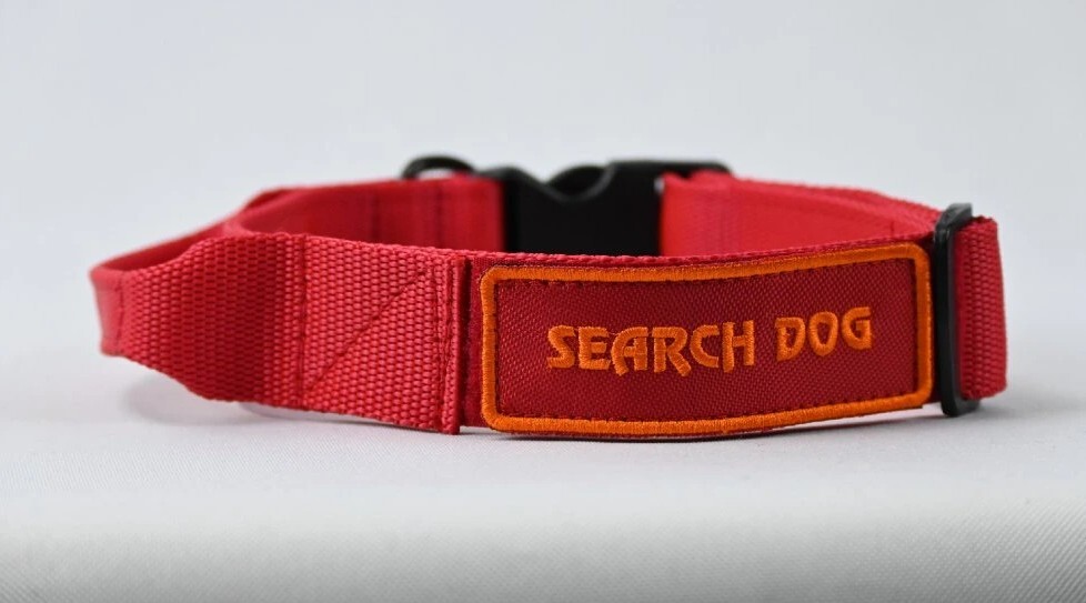 Obojok PATROL RED, 45-60cm, taktický na obranu, suchý zips pre nalepenie nášivky, červený