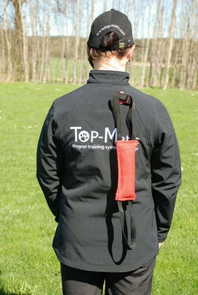 Pešek s magnetom, 2 ušká, 16cm/20cm, ringový, červený