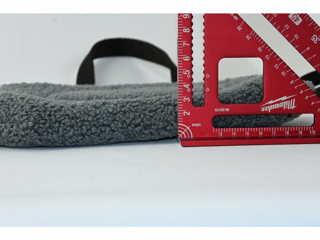 Pešek poduška LAMBINO PUPPY plochá, klin,3 rúčky,pre šteňatá a mladé psy, 13cm/25cm, umelá kožušina