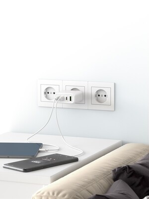Nabíjačka USB 230V 4port, 1xUSB A, 3xUSB Typ C, 68W, Power Delivery, GaN, čierna