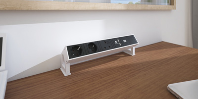 DESK2 2xUTE 230V, 1xCustom, nabíjačka (USB C, 30W), 0.2m kábel 1.5mm², GST18, biely/čierny