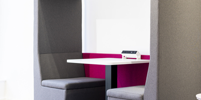 DESK2 2xUTE 230V, 1xCustom, nabíjačka (USB C, 30W), 0.2m kábel 1.5mm², GST18, biely/čierny