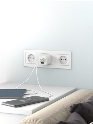 Nabíjačka USB 230V 3port, 1xUSB A, 2xUSB Typ C, 65W, Power Delivery, GaN, biela