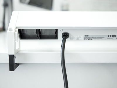 DESK2 2xUTE 230V, 1xCustom, nabíjačka (USB C, 30W), 0.2m kábel 1.5mm², GST18, biely/čierny