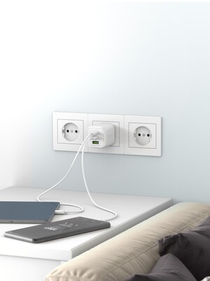 Nabíjačka USB 230V 3port, 1xUSB A, 2xUSB Typ C, 65W, Power Delivery, GaN, biela