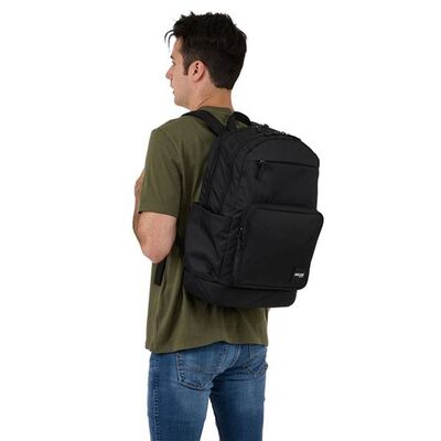 Case Logic Query batoh z recyklovaného materiálu 29 l CCAM4216 - čierny
