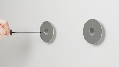 Držiak pre TV 32-55" na stenu, max 50kg, profil 15mm, VESA až 800x600mm, čierny