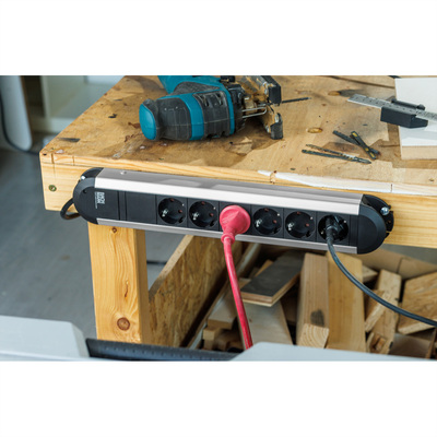 Predlžovačka PRIMO, 6xSCHUKO 230V,  s vypínačom, 1.75m kábel 1.5mm², hliník, čierna