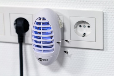 Elektrický lapač hmyzu s UV LED svetlom do zásuvky 230V