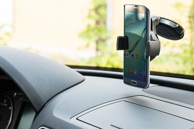 Držiak do auta, univerzálny na mobil na okno, sklopný, čierny