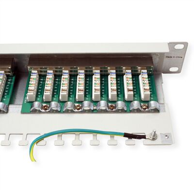 19" Patch panel 24port cat.5e, tienený s uzemnením, celokovový, 1U, sivý