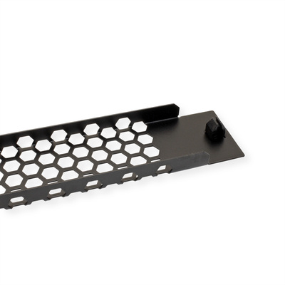 19" záslepka "snap-in" s ventilačnou mriežkou, 1U, kovová, montáž bez nástroja, čierna RAL9005