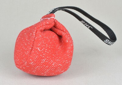 Lopta ringová "BITE BAG", s 1 uškom, rôzne farby