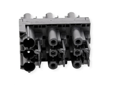 Adaptér GST18 1IN 5 OUT, čierny