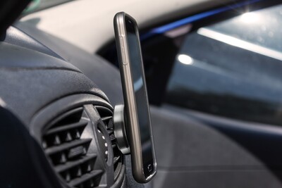 Držiak do auta univerzálny na mobil magnetický do ventilácie SLIM