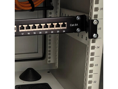 Adaptér pre zmenu inštalačnej hĺbky 101.5mm, 1U, čierny